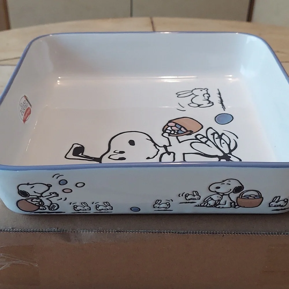 PEANUTS Easter Beagle Snoopy Hand Painted Ceramic Baking Dish Sq. NWT SO 1 Left